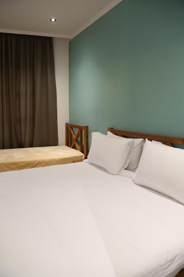 Agora Bed & Breakfast Влёра Экстерьер фото