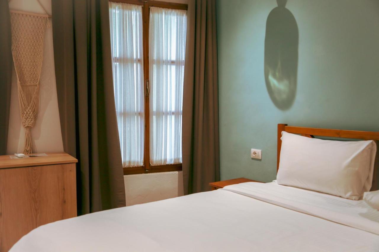 Agora Bed & Breakfast Влёра Экстерьер фото